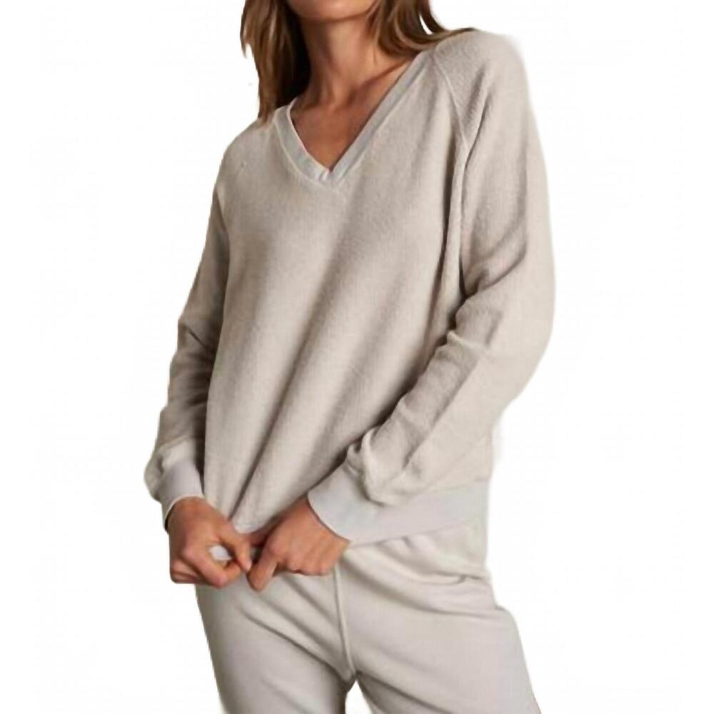 NEW PERFECTWHITETEE zuri reverse fleece v neck sweatshirt in silver - Picture 3 of 5